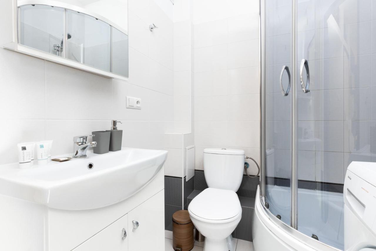 Apartments City Center Krucza By Renters Warsawa Bagian luar foto